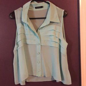 Tobi ruffled button-down tank with collar.